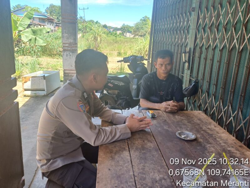 Foto : Jajaran Polsek Meranti melaksanakan patroli siang rutin di wilayah hukum Kecamatan Meranti, Kabupaten Landak